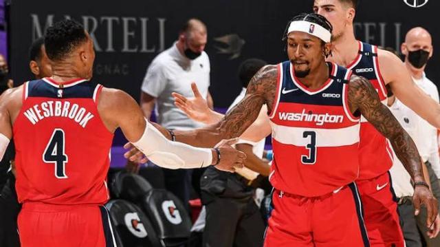 mk体育-豪取五连胜逼近东部前八 奇才明星后场终于显威力