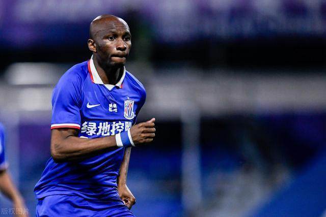 mk体育官网-沪媒：姆比亚至今仍尚未续约 申花后防或迎新外援